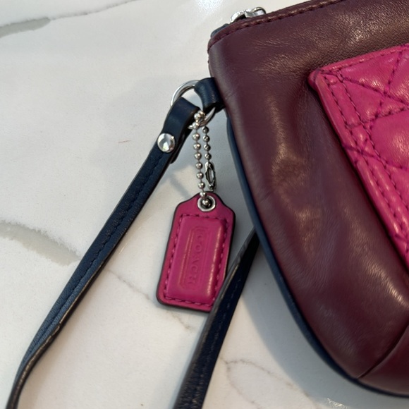 Coach Park Quilted Leather Medium Wristlet F50097 - Picture 7 of 15